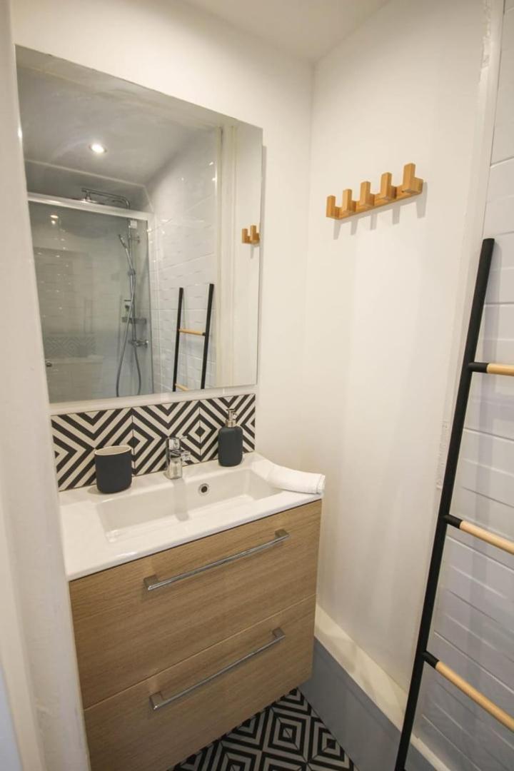 Fully-Equipped Apartment In City Center + Parking Lille Exteriér fotografie